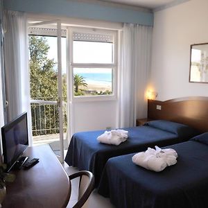 Camera standard con letto king size